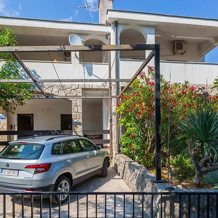 Apartament 2 Bedroom Lovely In *