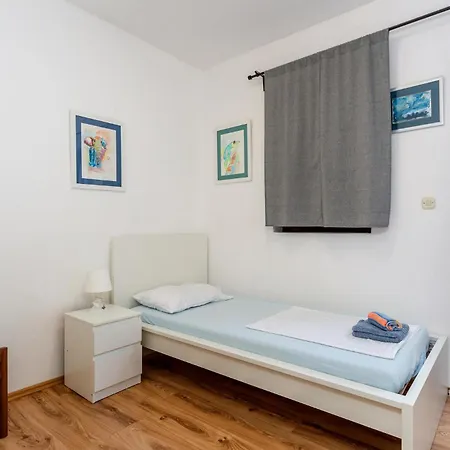 2 Bedroom Lovely Apartment In Pinezici Apartment