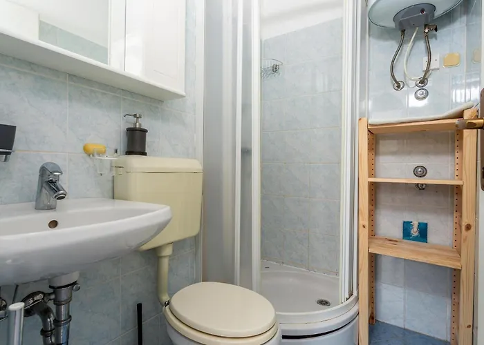 Apartamento 2 Bedroom Lovely In Pinezići